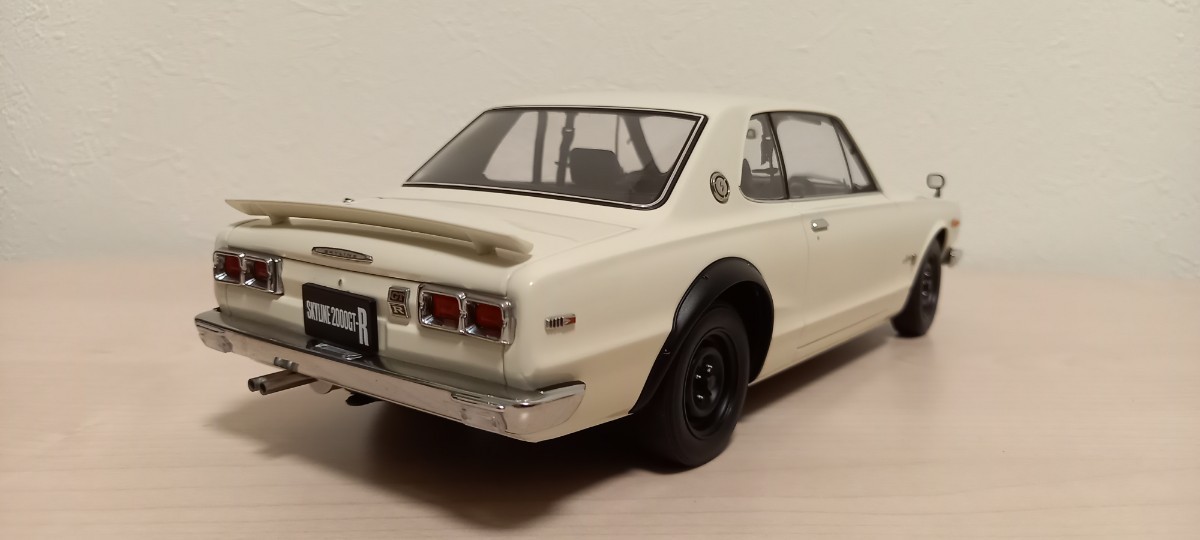 オートアート1/18スカイラインGT-R (KPGC10)ホワイト 1⁄18 GT-R