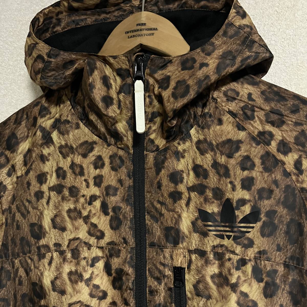 アディダス adidas レオパード マウンテンパーカー XS アディダス
