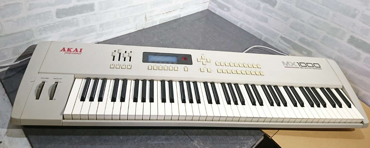 【現状品】管1V101 AKAI アカイ professional MX1000 MIDI MASTER KEYBOARD マスターキーボード 通電OK 