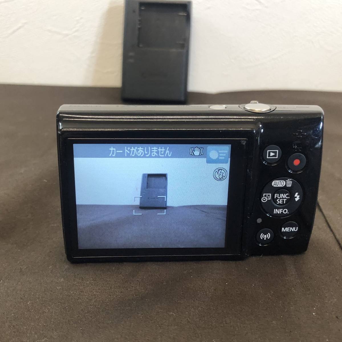 ○【MH-5757】中古品 Canon キャノン IXY 210 コンパクトデジカメ