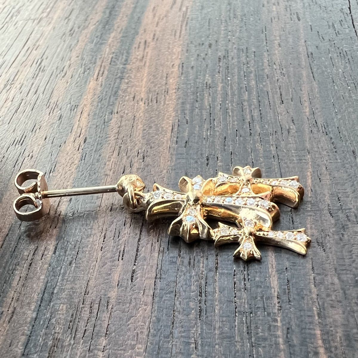 メンズ クロムハーツ 22K トリプルCHクロス パヴェダイヤ ピアス