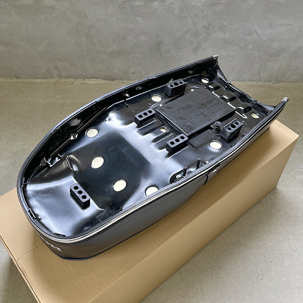 CB750Four K2シート　中古リプロ品 CB750K 2026年最新Yahoo!オークション CB750Four シート バイク 0 白