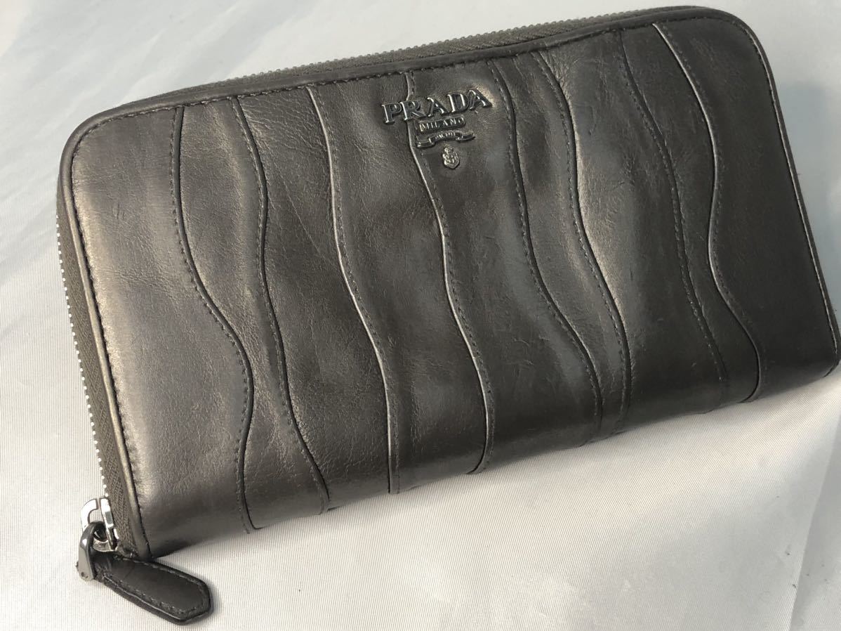 超美品 PRADA プラダ 長財布 ラウンドファスナー ブロンズ 長財布