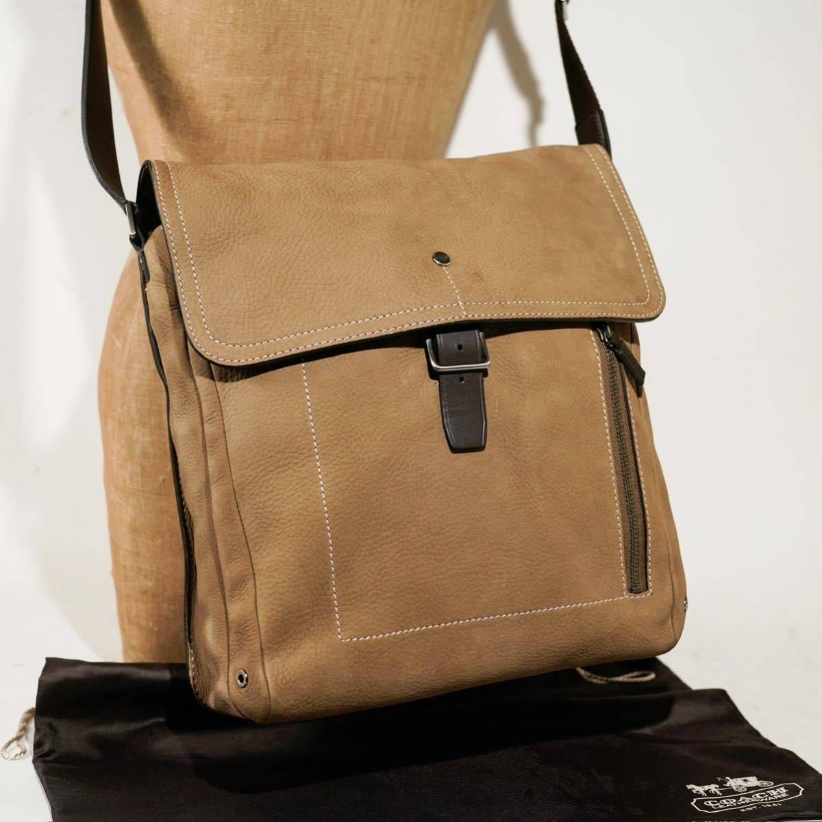 極美品 コーチ COACH A4 PC収納 ショルダーバッグ レザーショルダー