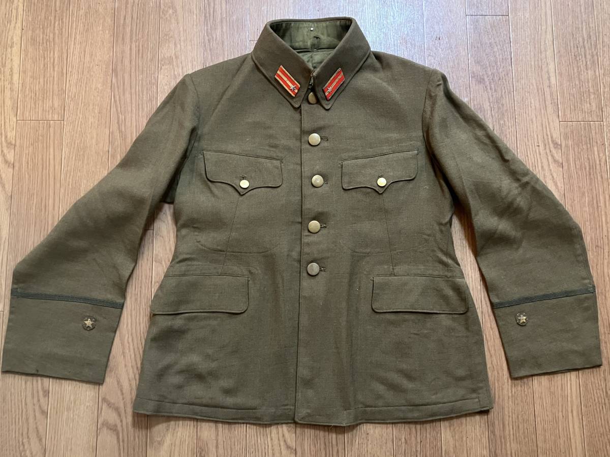 実物　陸軍中尉襟章　日本陸軍将校立襟軍服 旧日本軍 大日本帝国 蔵出し//旧日本軍 大日本帝国 陸軍 将校 軍服 上衣 上着 襟章 四號