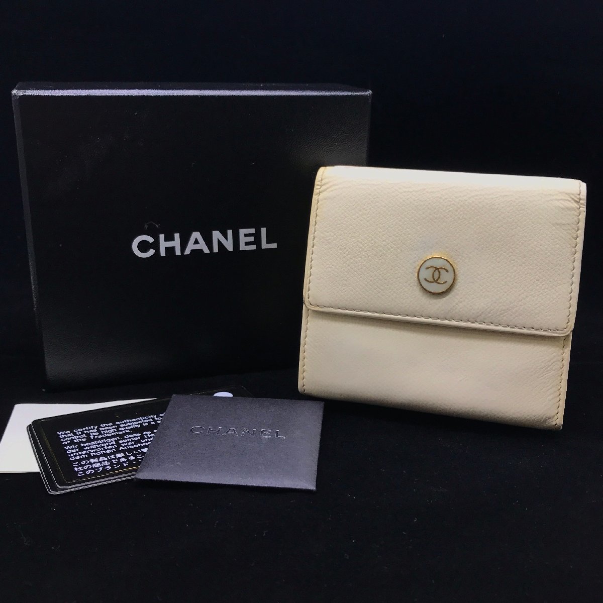 シャネル CHANEL ココボタン ココマーク 1円 白 シャネル(CHANEL 財布 