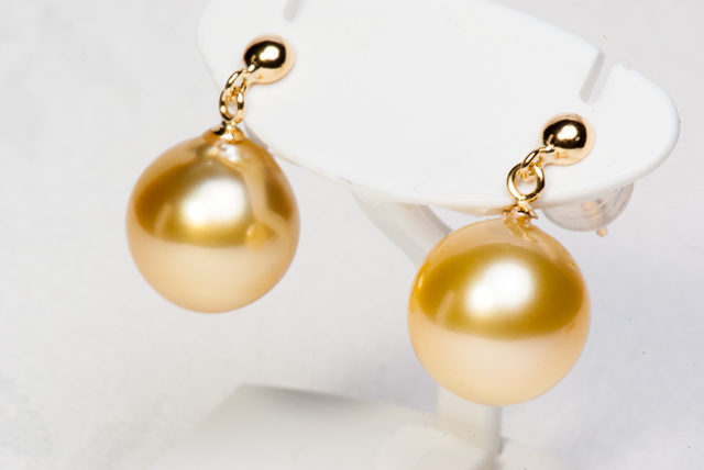 ☆【今月の大特価】高級白蝶ゴールド真珠9.9Ｘ9.9ｍｍＫ18YGぶら下がりピアス 230713-4309_3