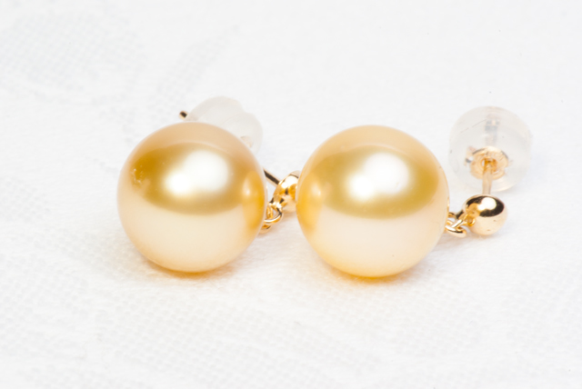 ☆【今月の大特価】高級白蝶ゴールド真珠9.9Ｘ9.9ｍｍＫ18YGぶら下がりピアス 230713-4309_4