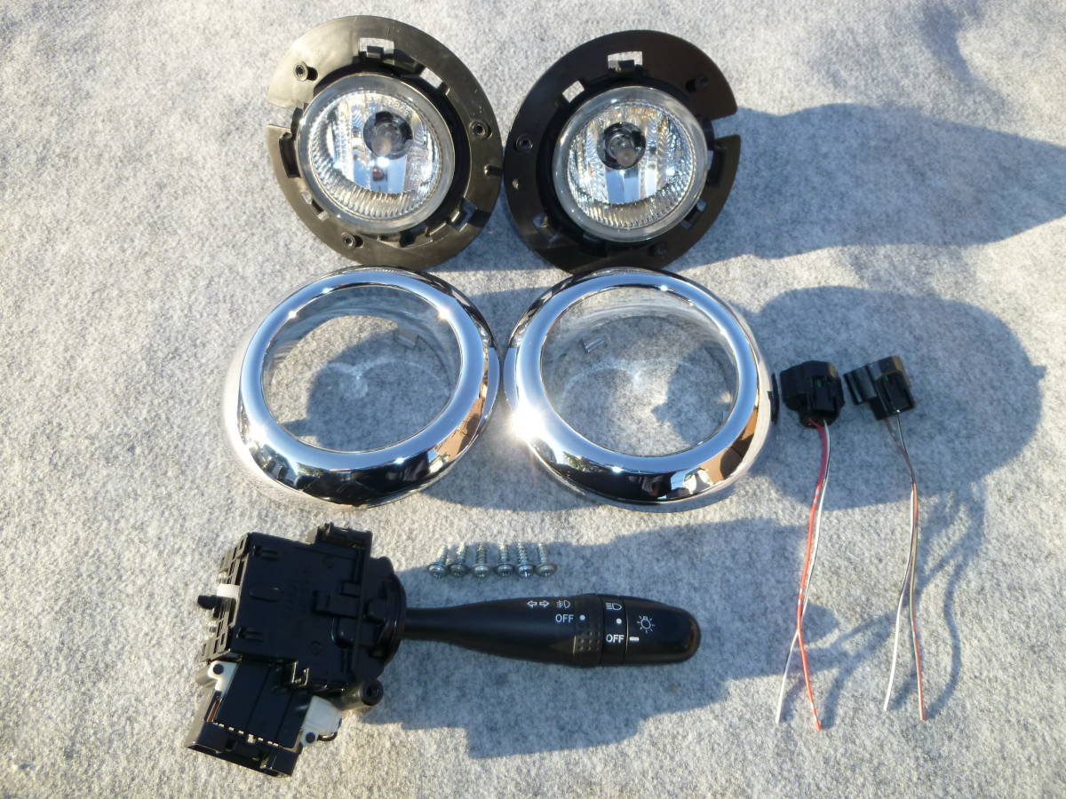 H12// ZC83S/ZS53S/ZC43S/ZC13Sスイフト純正ヘッドライト右 STANLEY
