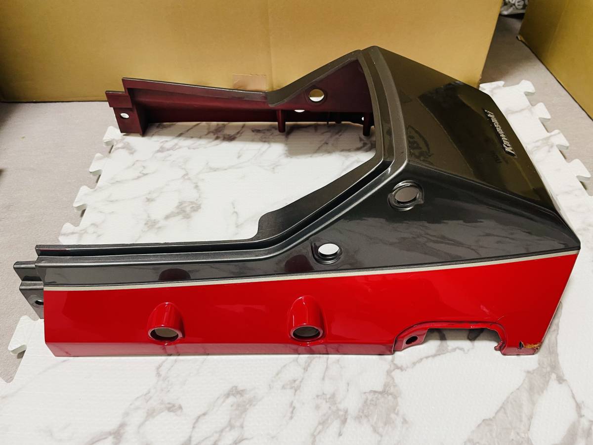 ☆ KAWASAKI カワサキ GPZ900R NINJA 純正テールカウル シートカウル ☆