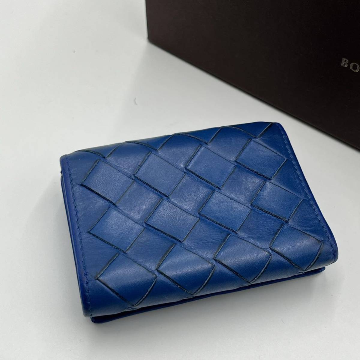 美品 BOTTEGA VENETA ボッテガヴェネタ 財布 コンパクトウォレット サイフ マキシ イントレチャート 三つ折り ブルー メンズ レディース