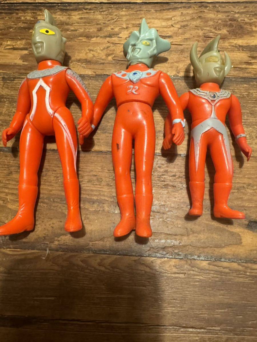 ソフビ人形 3体セット 当時物 帰ってきたウルトラマン マット隊員 MAT隊員 ソフビ人形 3体セット 当時物 帰ってきたウルトラマン マット隊員 MAT