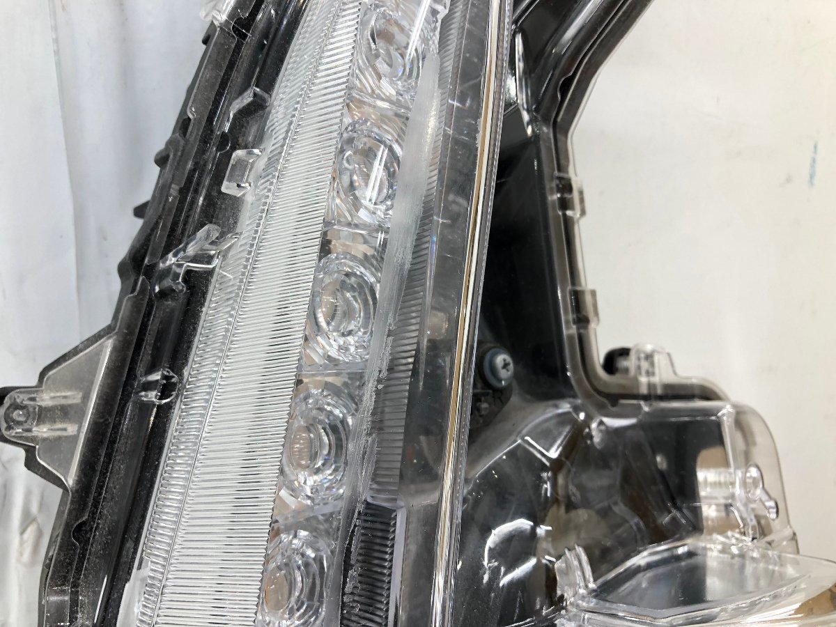 トヨタ プリウス PHV ZVW52 純正 フォグランプ 右 KOITO47-95