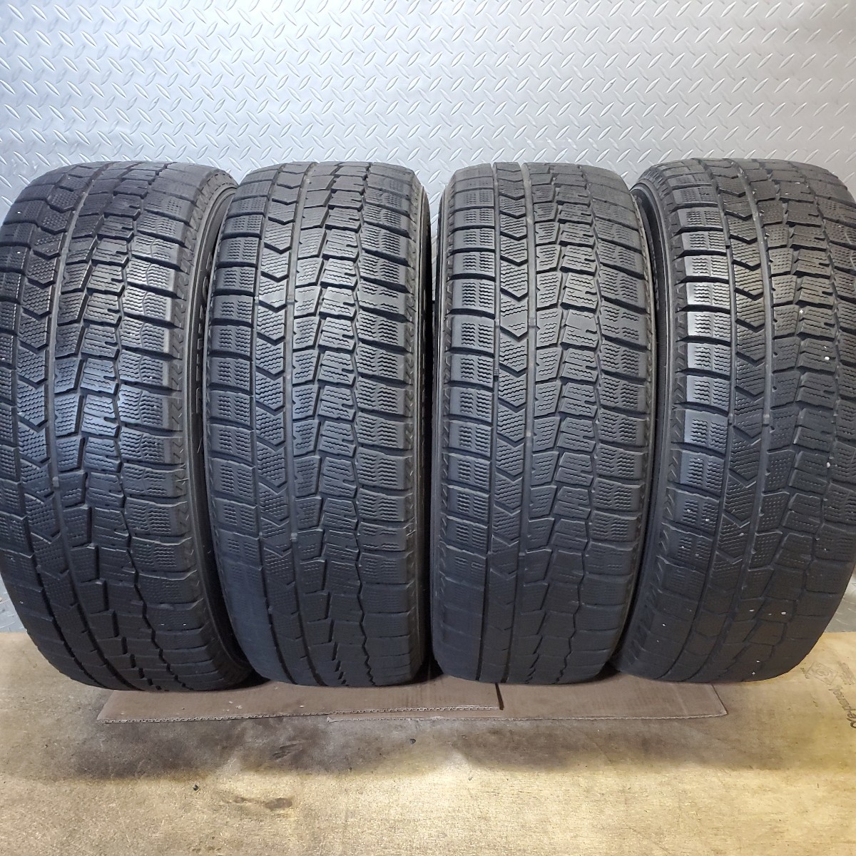 【完全売り切り】DUNLOP ダンロップ WINTER MAXX ウィンターマックス 02 215/55R17 94Q スタッドレスタイヤ4本 残溝約7.4ミリ F03