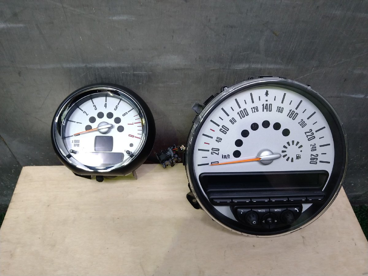 ■BMW ミニ クロスオーバー R60●スピードメーター＆タコメーター 9232430-02 オド74，181km□ZA16(27513/A27)