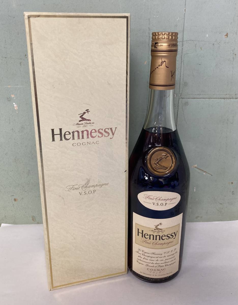 自宅保管品　古酒 Hennessy ヘネシー VSOP コニャック ブランデー 700ml 40% 外箱付き 未開栓