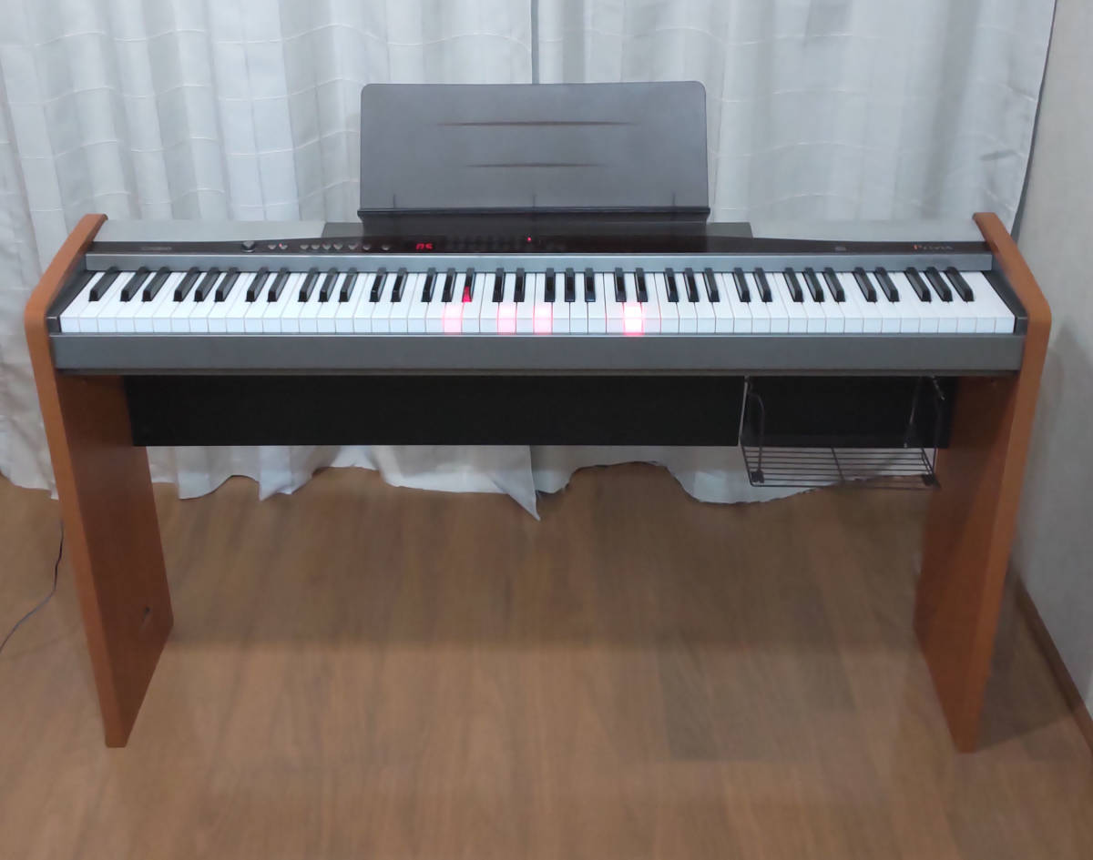 激安大特価，品質保証 鍵盤が光る電子ピアノ カシオ Privia PX-500L 中古品