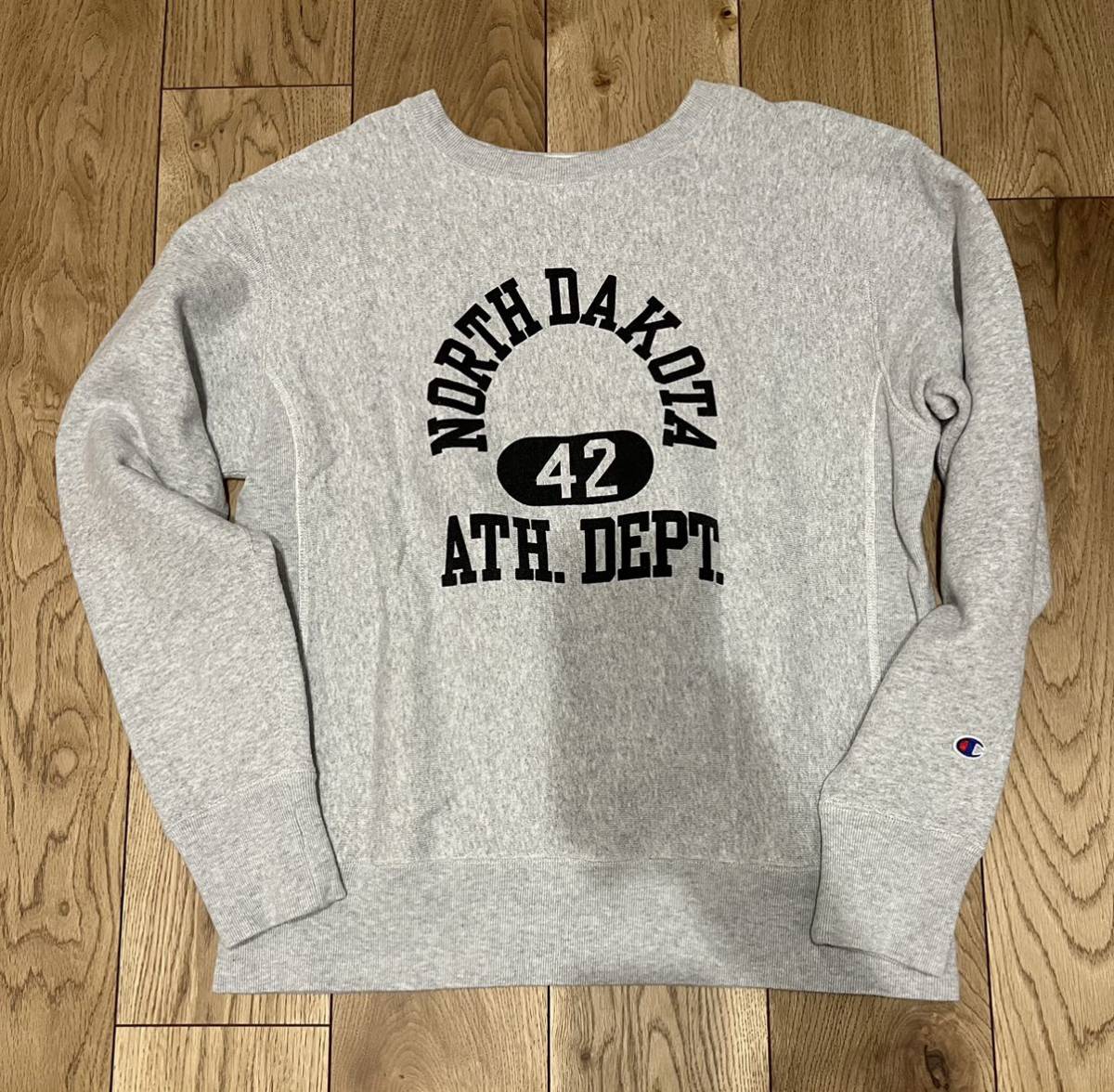 【送料無料】復刻 青タグ XLサイズ グレー Champion REVERSE WEAVE クルーネック スウェット NORTH DAKOTA ノースダコタ 即決
