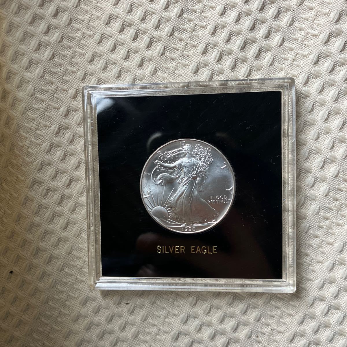 アンティークコインLIBERTY IN GOD WE TRUST 1990 SILVER EAGLE イーグル銀貨 ケース入