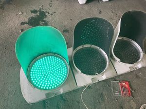 信号機 本物のYahoo!オークション(旧ヤフオク!)の相場・価格を見る