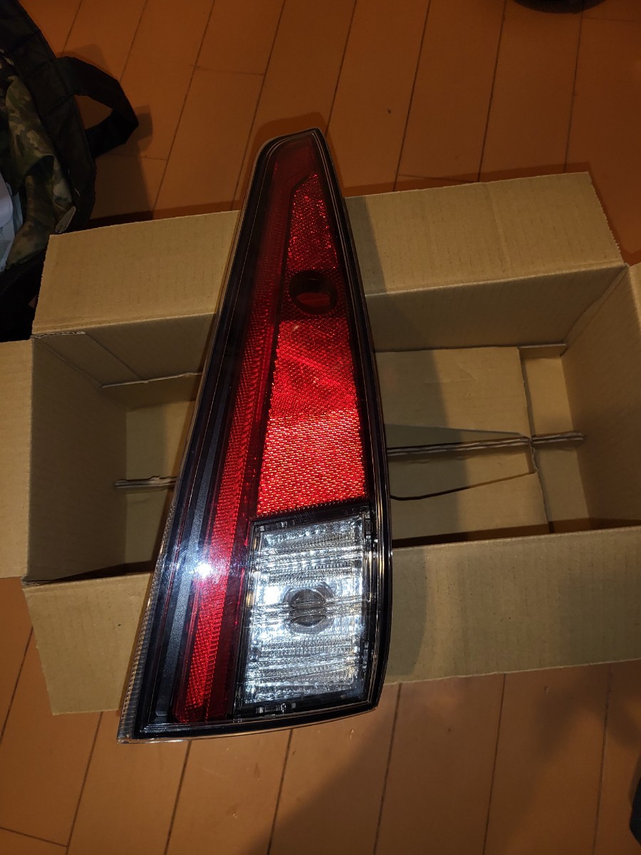 正規品，定番 ZVW50 プリウス 左テールライト ICHIKOH 47-79 純正 トヨタ ZVW51 ZVW55 ユニット(テールライト)｜売買されたオークション情報、yahooの商品情報をアーカイブ公開 - オークファン トヨタ用