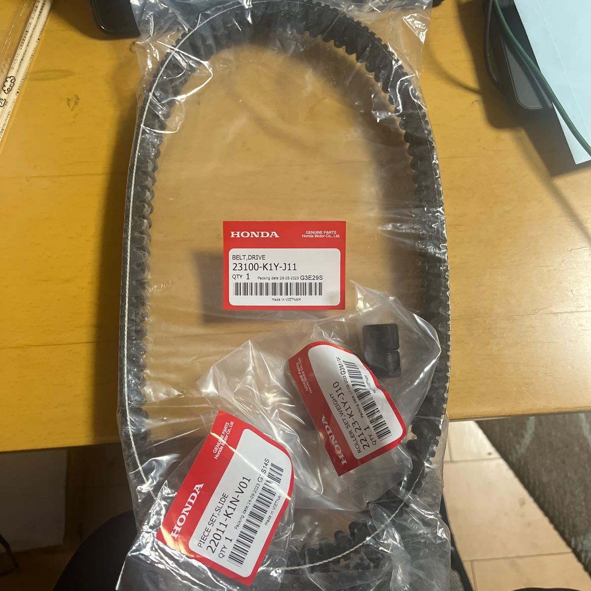 PCX125 JK05 新品 純正部品ドライブベルト ウエイトローラー スライド 