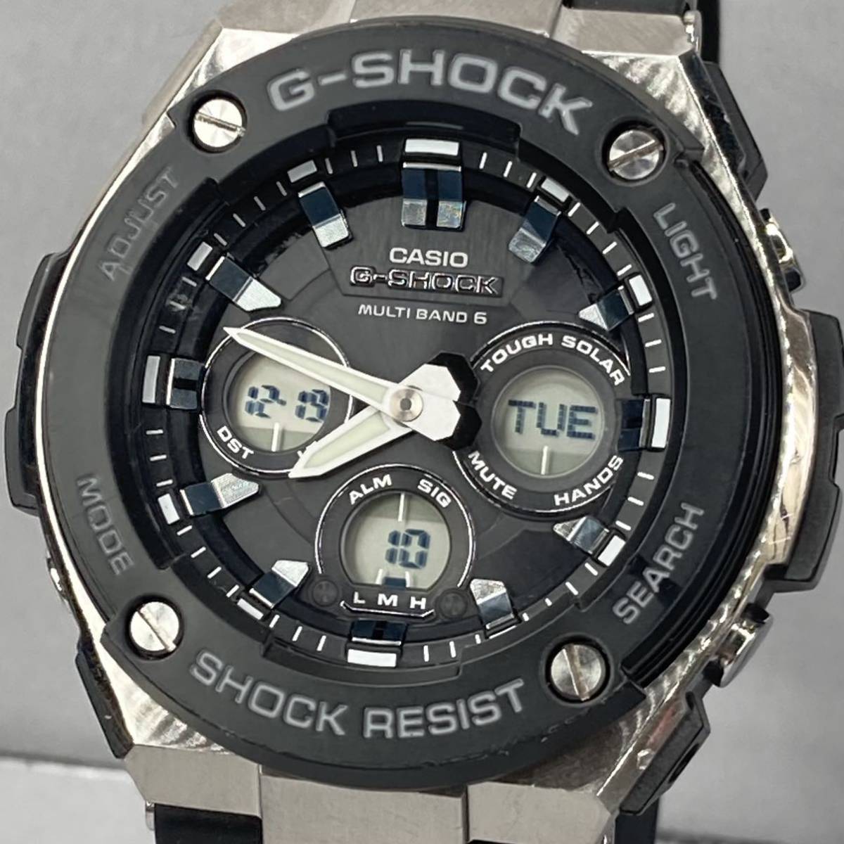 美品 G-SHOCK GST-W300G-1AJF Gスチール G-STEEL タフソーラー 電波 