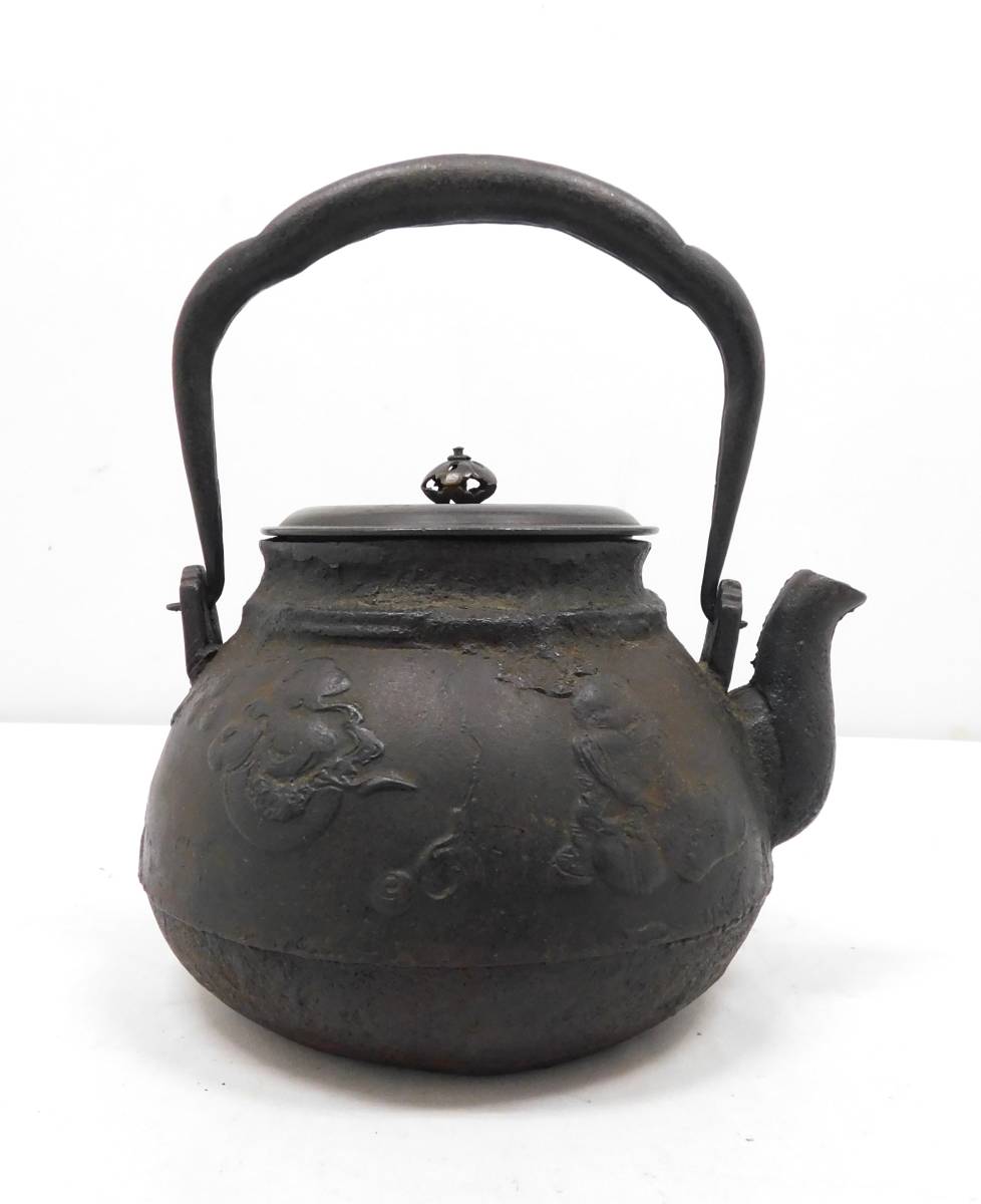 龍文堂 鉄瓶 ★ 時代物 茶道具 急須 煎茶道具 骨董品 古美術 両面柄あり 水漏れ無し 重さ1.7ｋｇ