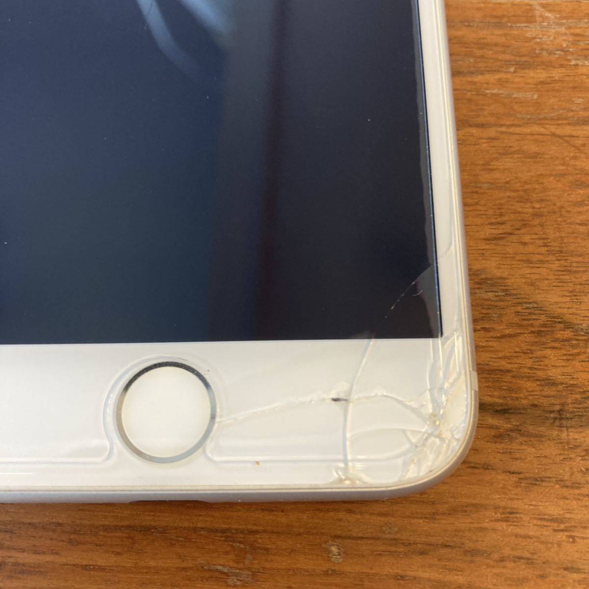 iPhone8 64GB SIMフリー 割れなし バッテリー最大容量75%