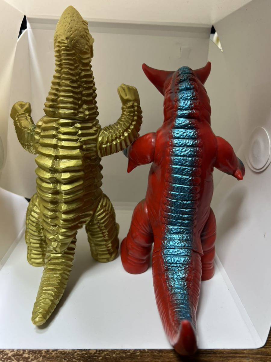 2体セットブルマァク復刻?ソフビゴモラレッドキングタカトクマルサン