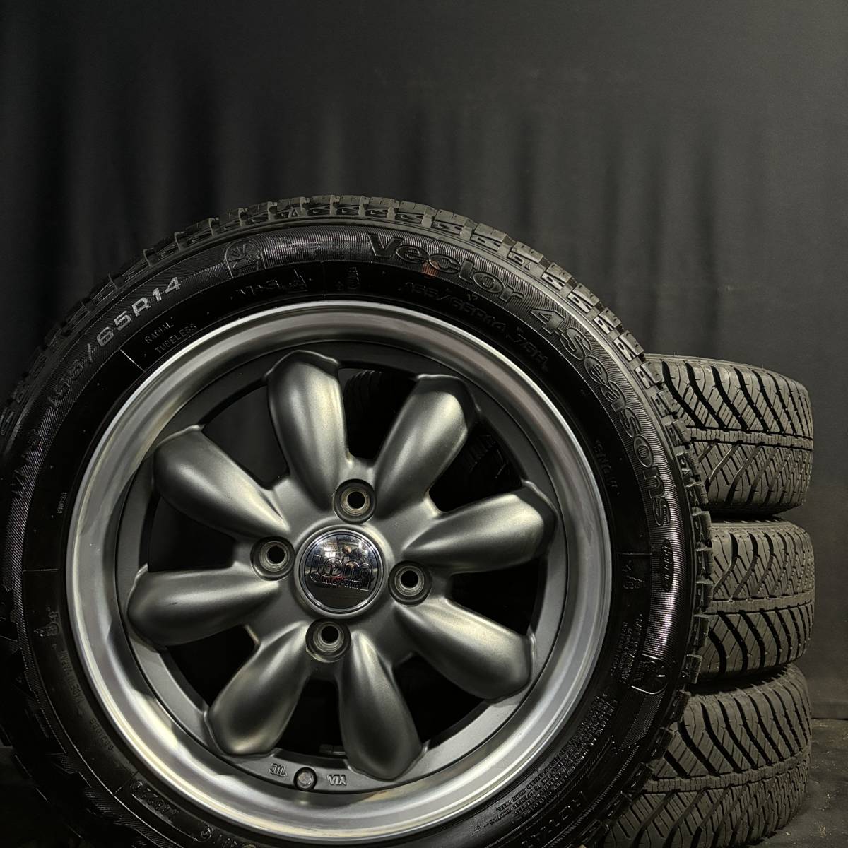 バリ山 155/65R14 GOOD YEAR 軽 スタッドレス スタット バリ山 バリ山 155/65R14 GOOD YEAR 軽 スタッドレス スタット バリ山