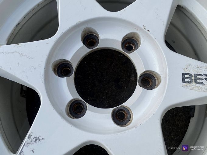 B056【引取歓迎/静岡】16x6.5JJ 6穴 PCD139.7 +20 BERG ブリヂストン