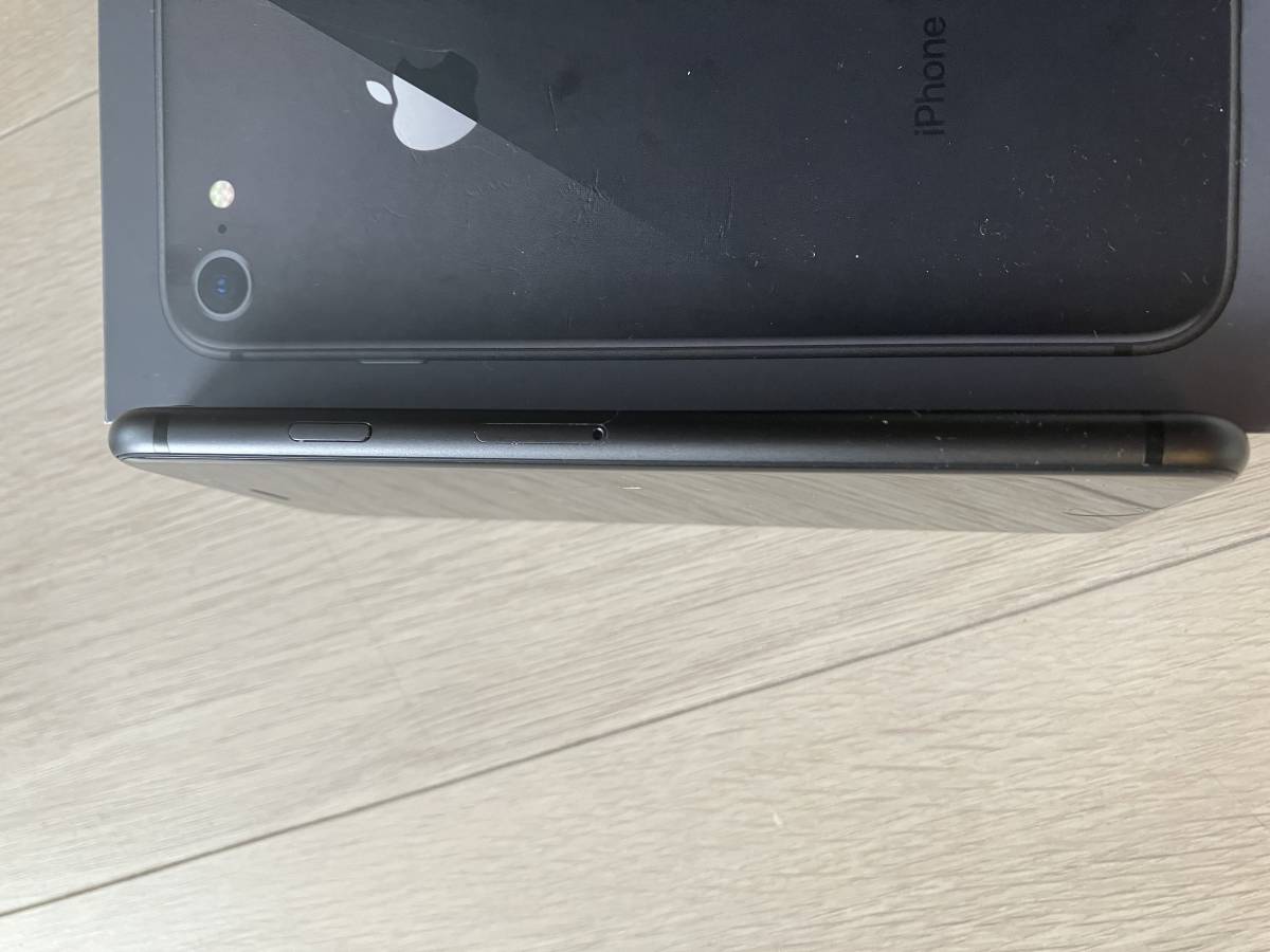iPhone8 ブラック中古_7