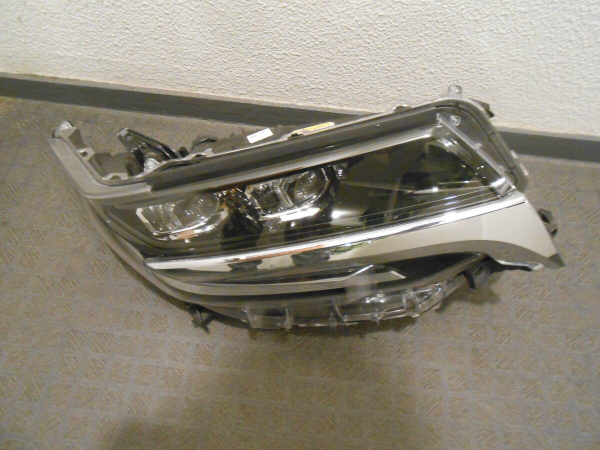 ☆トヨタ・アルファード 30 系・右側ヘッドライト ・ユニット・ジャンク品☆_10