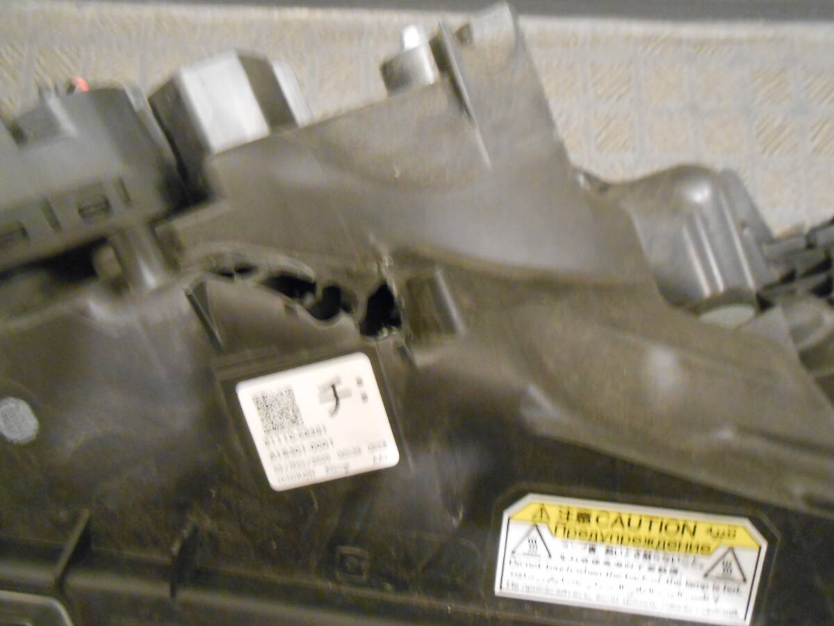 ☆トヨタ・アルファード 30 系・右側ヘッドライト ・ユニット・ジャンク品☆_5