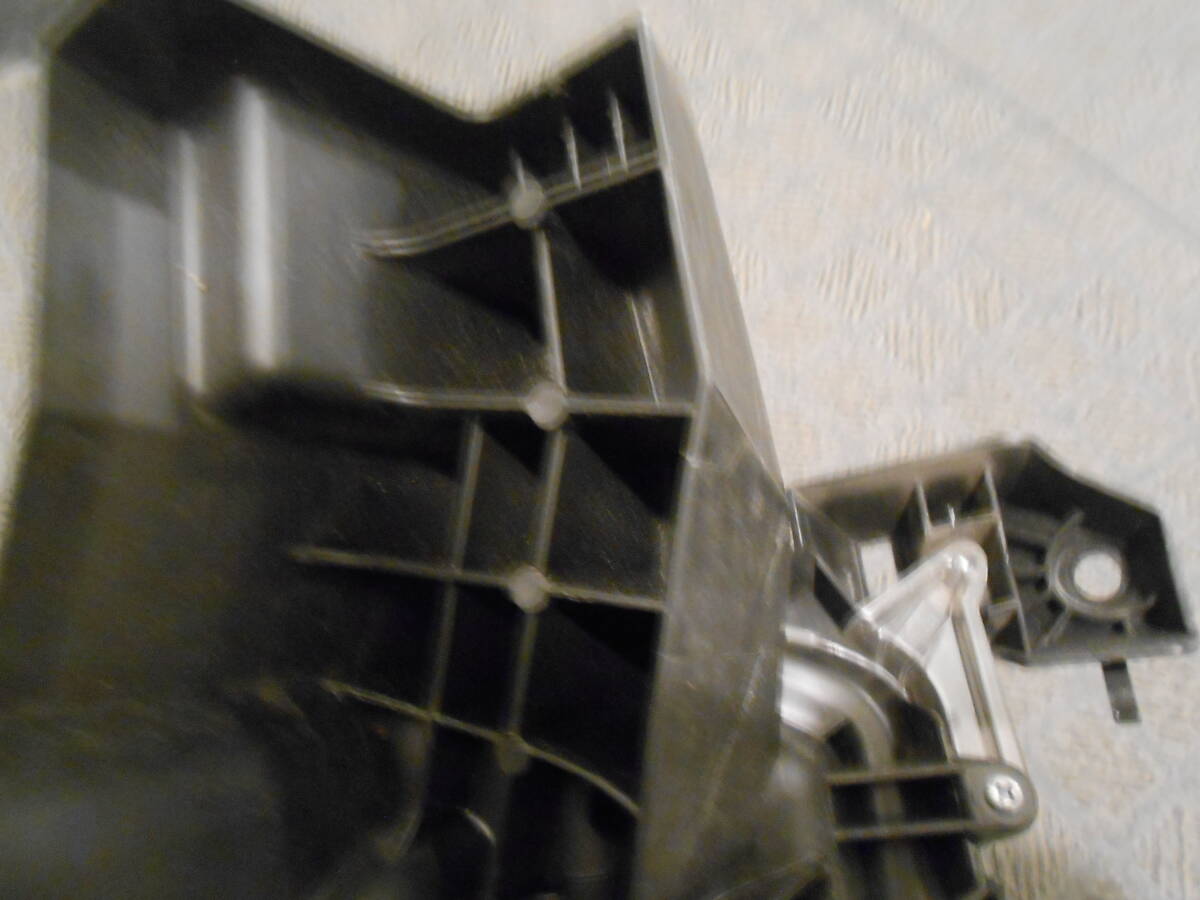 ☆トヨタ・アルファード 30 系・右側ヘッドライト ・ユニット・ジャンク品☆_6