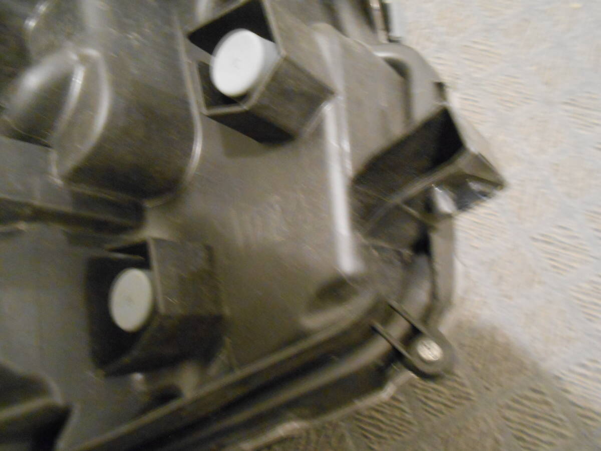 ☆トヨタ・アルファード 30 系・右側ヘッドライト ・ユニット・ジャンク品☆_7