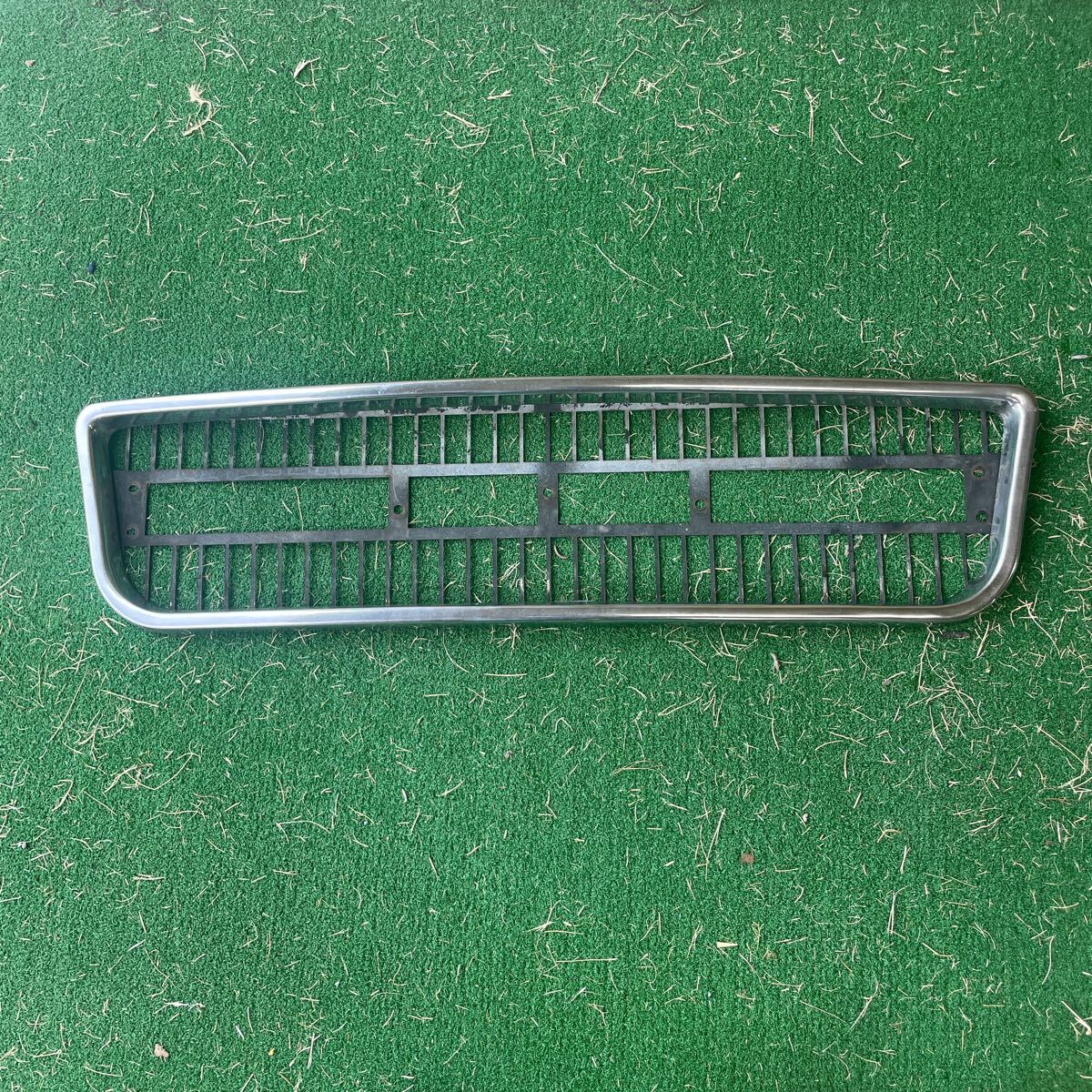 ダットサン　フェアレディ　フロントグリル　SR311_1