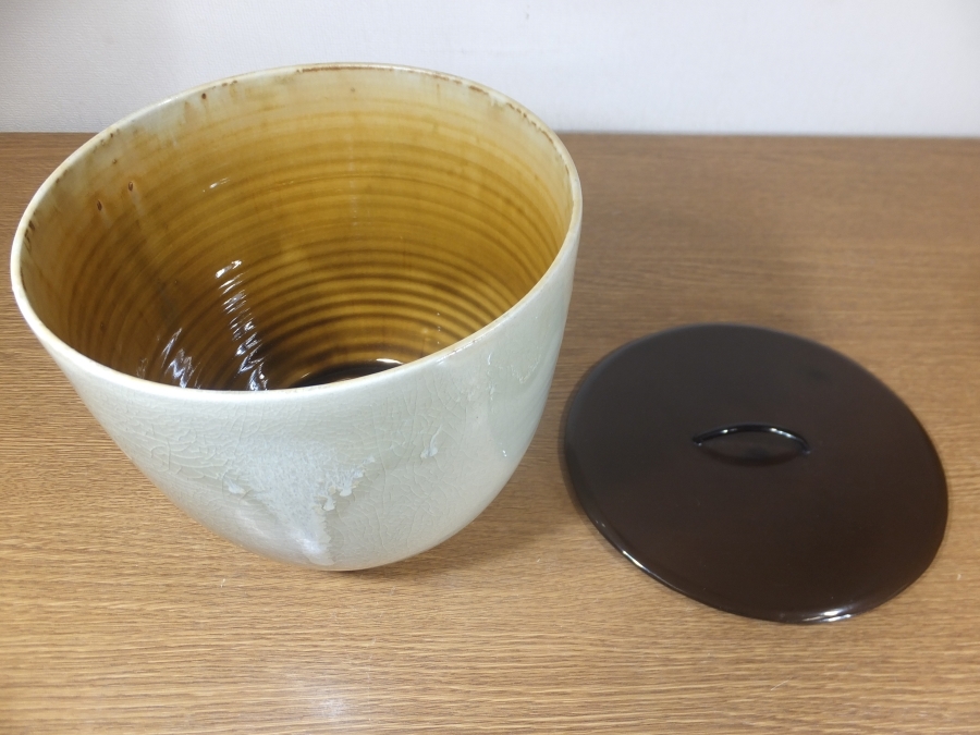 真作保証 鬼丸雪山 自作 高取焼水指 小石原焼 民芸 遠州七窯 茶道具 福岡 真作保証】 15代 高取善五郎 自作 水指 高取焼 遠州七窯 小石原焼 民芸