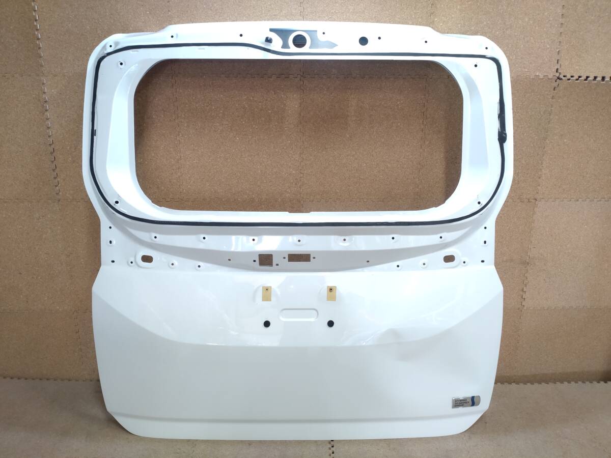 ノア MZRA90 ヴォクシー ZWR90W MZRA90W リアバンパー トヨタ ノア ヴォクシー ZWR90 ZWR95 MZRA90 MZRA95 リアゲート バックドア ホワイトパール ※個人宅不可※【R6-3527G-KB】