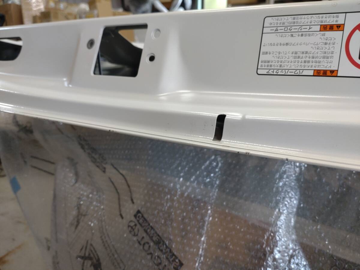 ノア MZRA90 ヴォクシー ZWR90W MZRA90W リアバンパー トヨタ ノア ヴォクシー ZWR90 ZWR95 MZRA90 MZRA95 リアゲート バックドア ホワイトパール ※個人宅不可※【R6-3527G-KB】