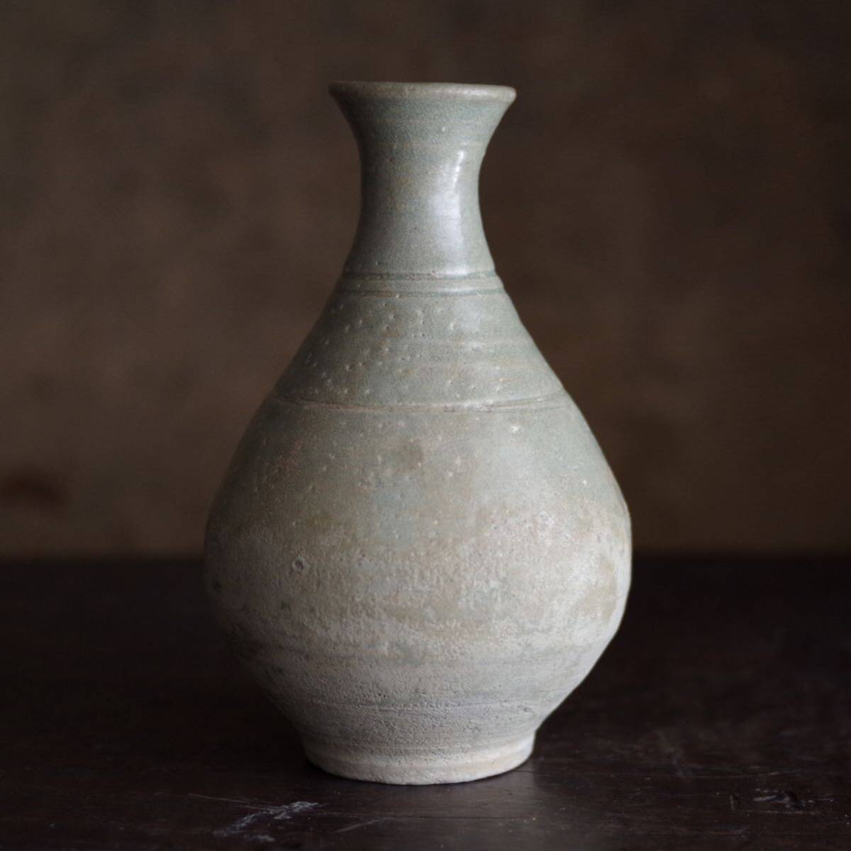 李朝　李朝盃　高麗　朝鮮美術　徳利　茶道具　韓国美術　煎茶道具　粉青沙器　三島 希少】粉青砂器陰刻輪線文徳利 高麗~李朝初期 堅手 青磁 酒器 花器