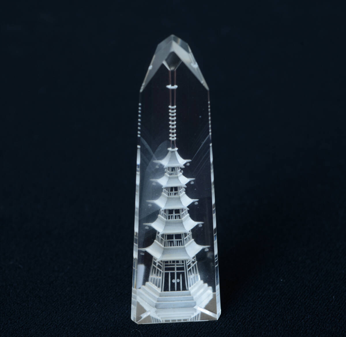 ☆ 本水晶 五重塔 ☆(クリスタルガラス)｜売買されたオークション情報