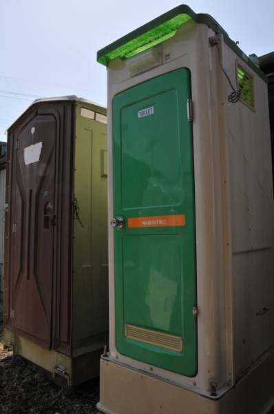 長野県内 レンタルのニッケン製 仮設トイレ2台セット (簡易住居、ログ 