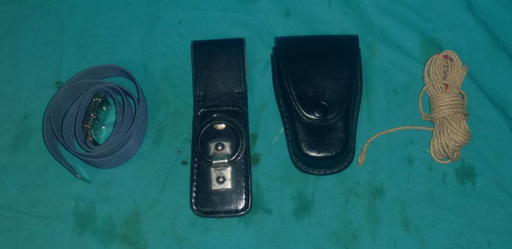 映画・ドラマ撮影用　日本国　警察官　旧型制服用ベルト・警棒吊・手錠入・捕縛補助紐　4点一括_1