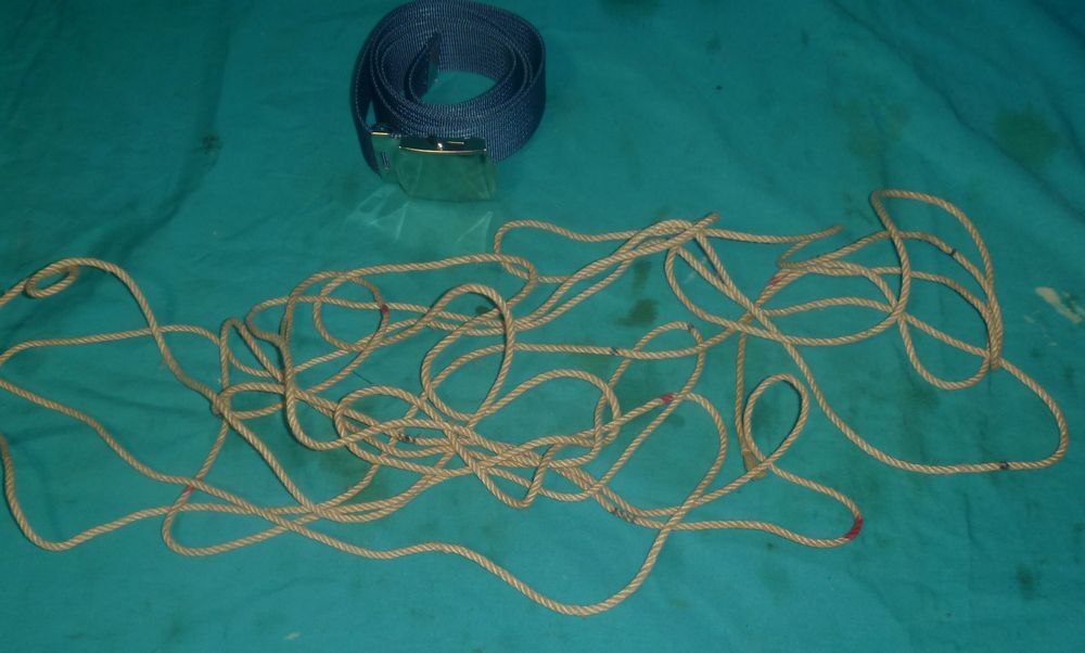 映画・ドラマ撮影用　日本国　警察官　旧型制服用ベルト・警棒吊・手錠入・捕縛補助紐　4点一括_3