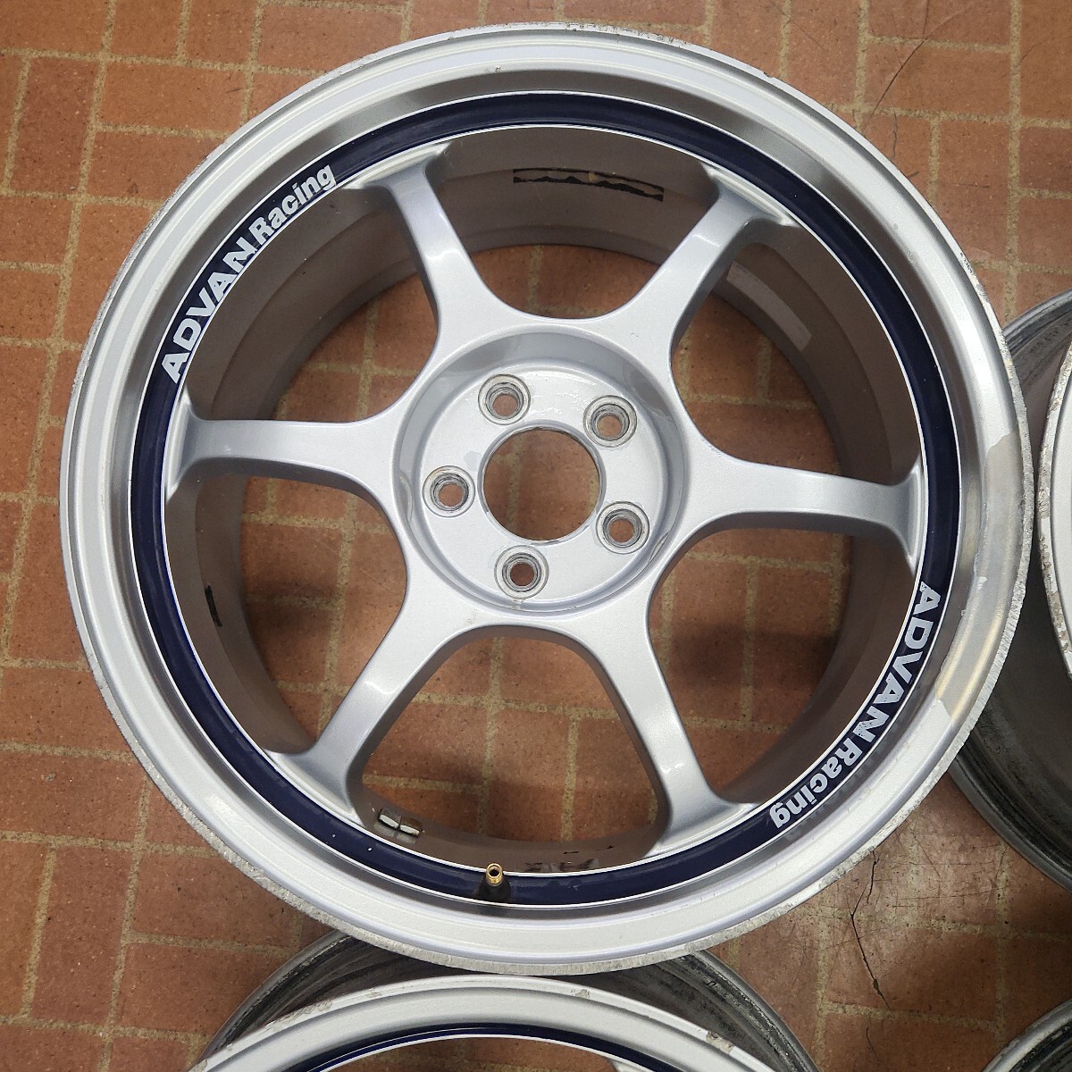 ヨコハマ　ADVAN　RACING　17インチ　7J+48　5H-100　中古　 軽量_2