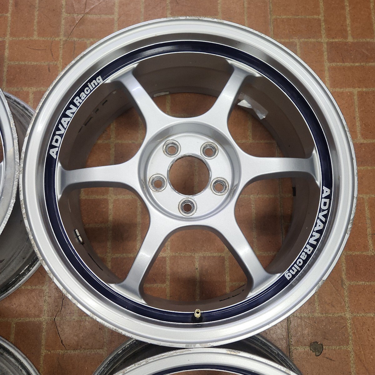 ヨコハマ　ADVAN　RACING　17インチ　7J+48　5H-100　中古　 軽量_3