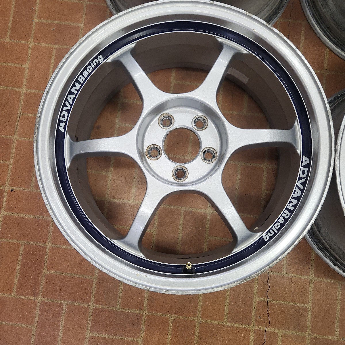 ヨコハマ　ADVAN　RACING　17インチ　7J+48　5H-100　中古　 軽量_4