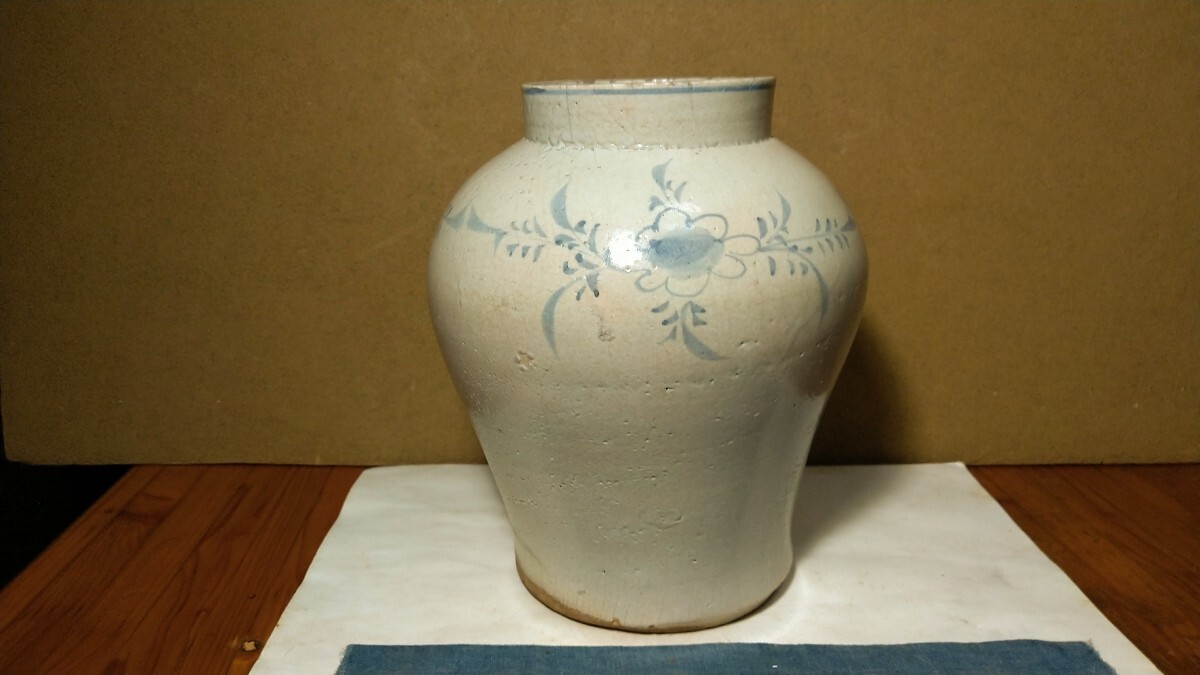 哲】【特別出品】李朝白磁染付花文立壺（李朝中期末）(李朝)｜売買され